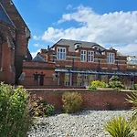 Royal Sea Bathing Apartment